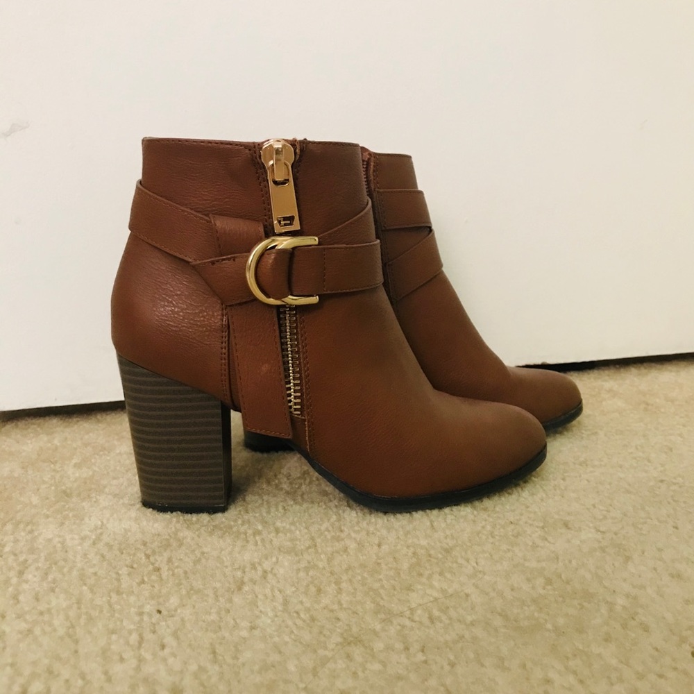 APT 9 brown block heel booties